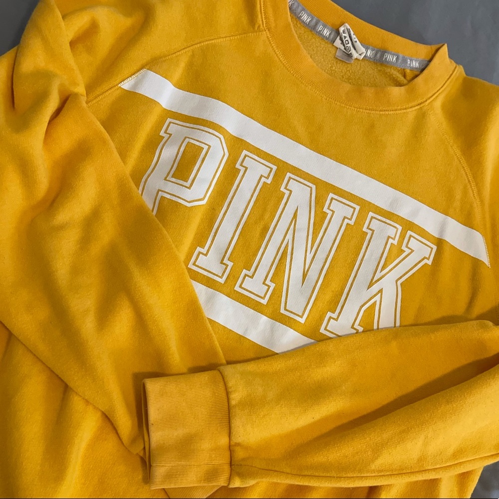 Yellow crewneck - Pink brand